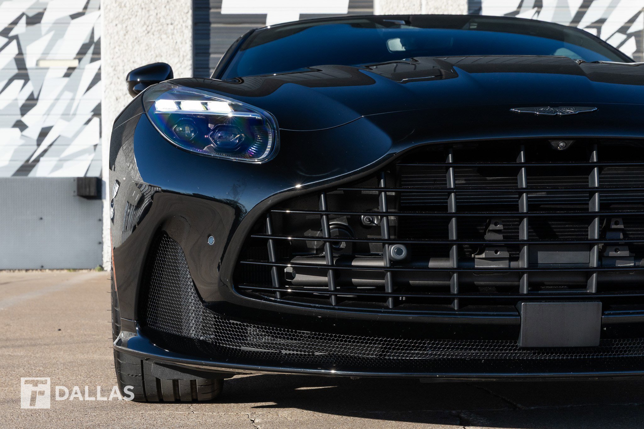 Used 2024 Aston Martin DB12 Coupe image 4