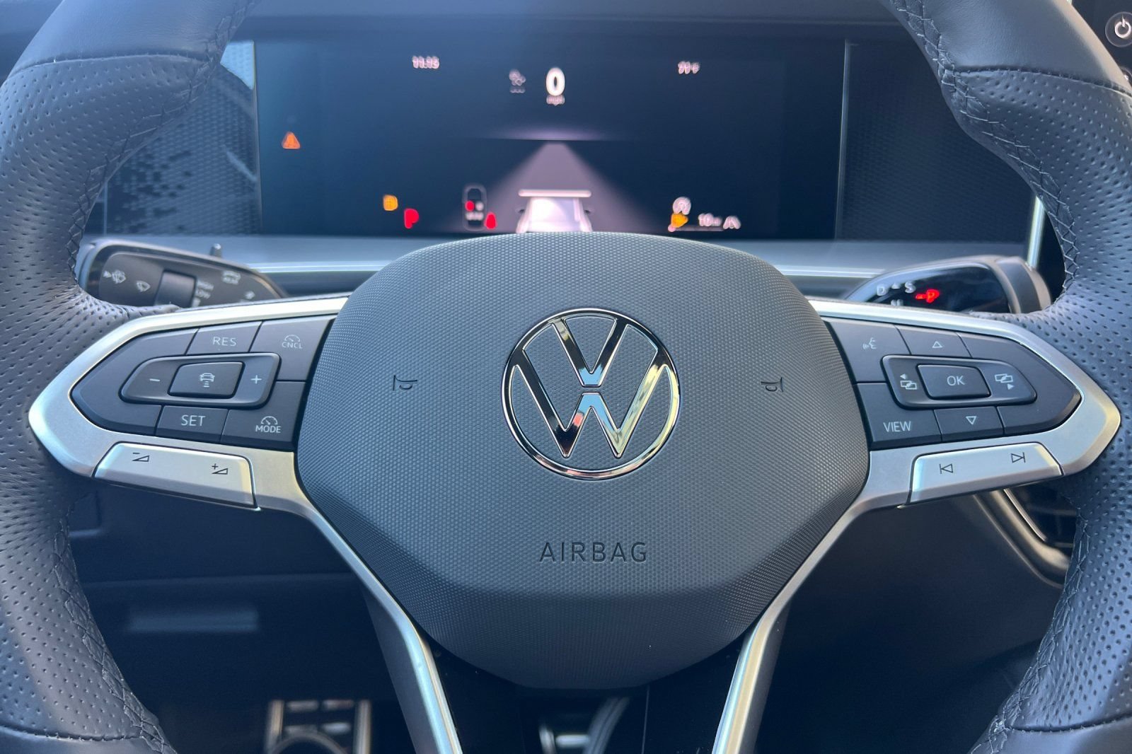 Certified 2026 Volkswagen Tiguan SE R-Line AWD/4WD image 23