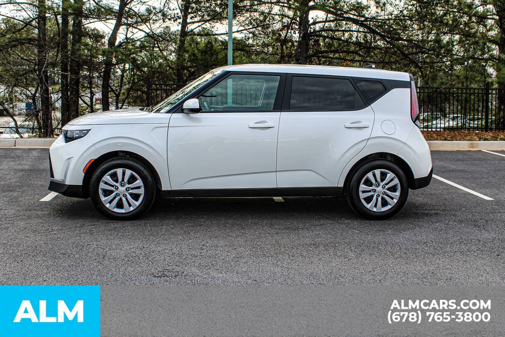 Used 2025 Kia Soul LX FWD image 7