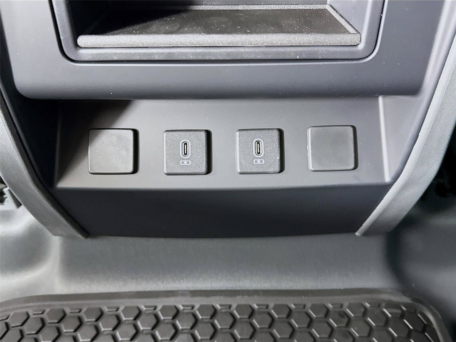 New 2026 Land Rover Defender 110 X-Dynamic SE AWD/4WD image 28