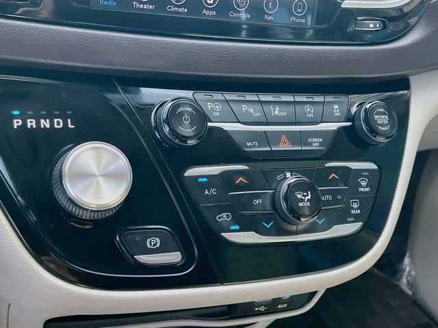 Used 2018 Chrysler Pacifica Touring-L Plus w/ Advanced Safetytec Group FWD image 23