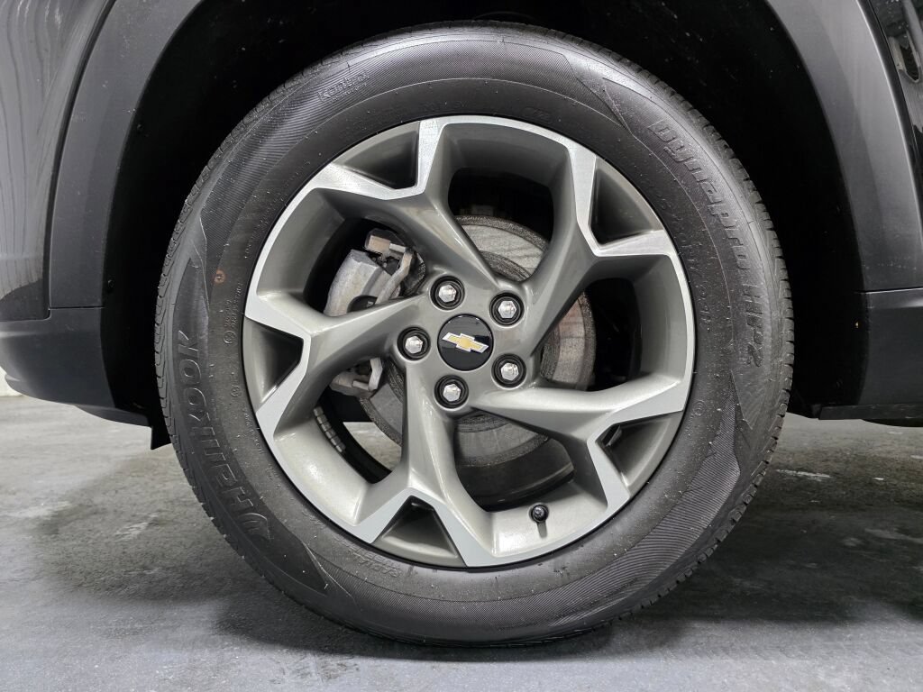 Used 2024 Chevrolet Trax LT FWD image 5