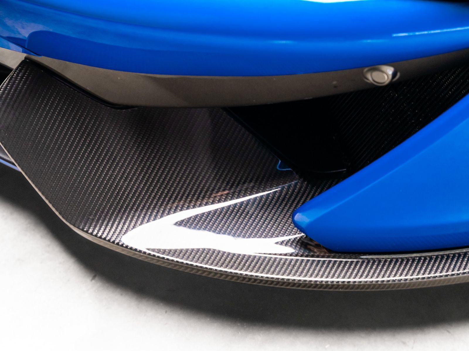 Used 2016 McLaren 570S Coupe RWD image 24