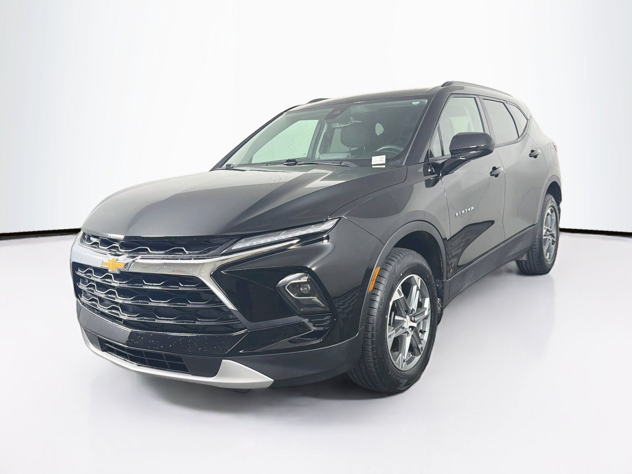 Used 2023 Chevrolet Blazer LT w/ Convenience Package FWD image 3