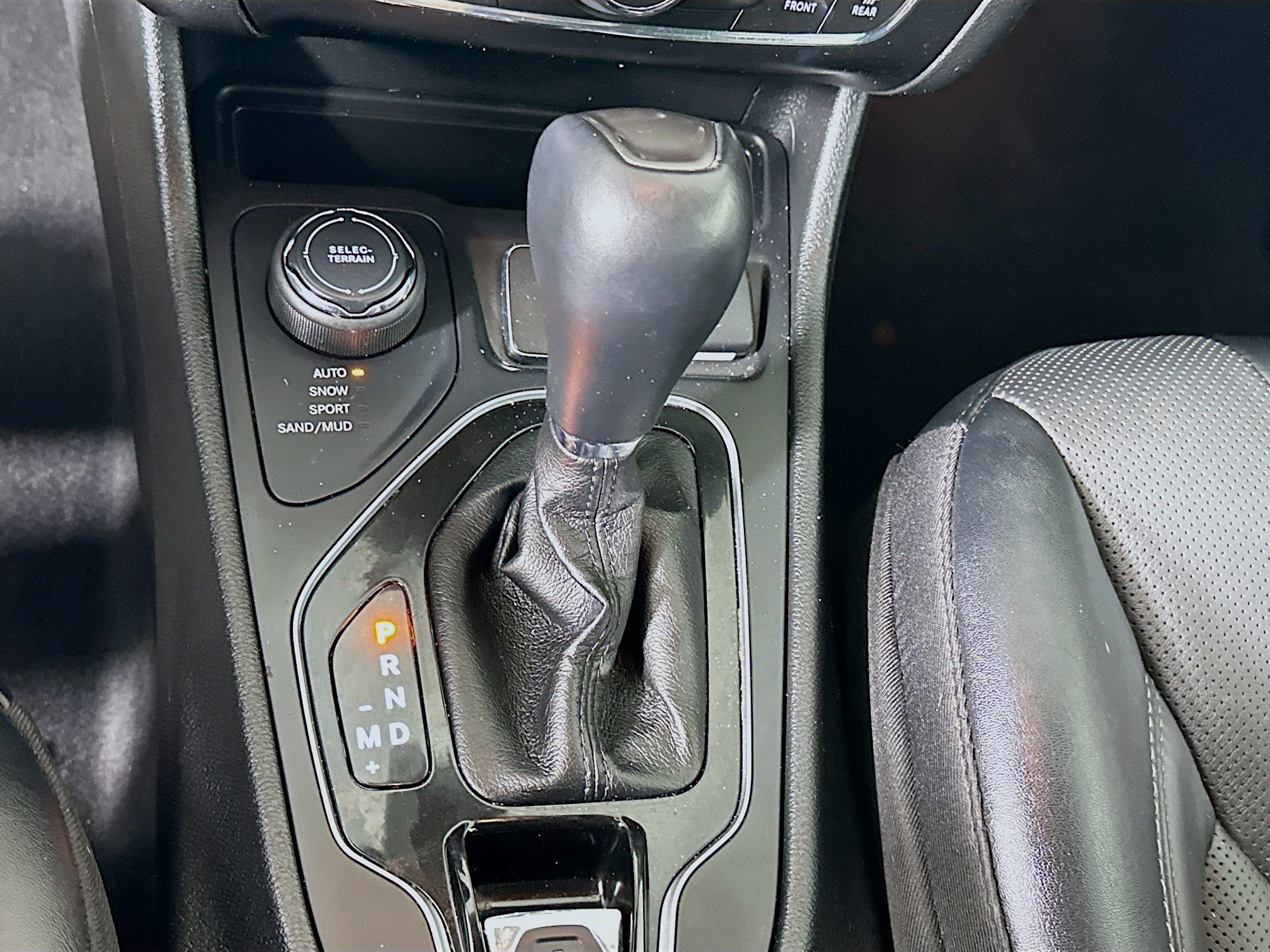 Used 2022 Jeep Cherokee Limited w/ Mopar Interior Package image 24