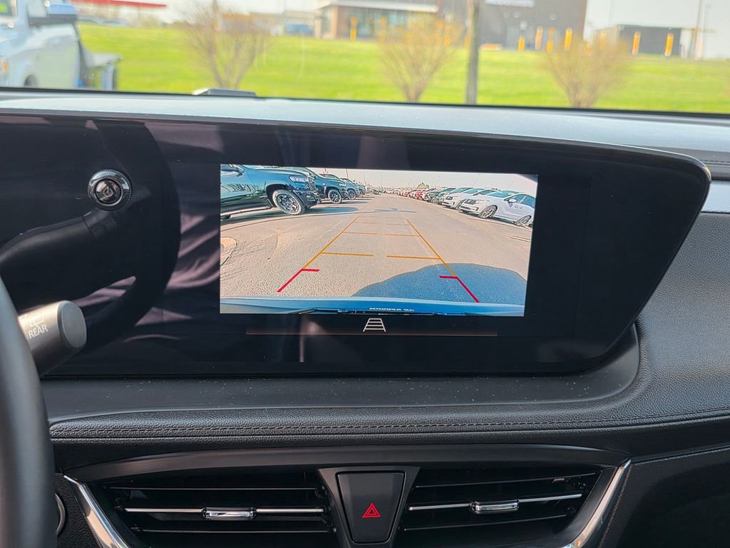 Used 2025 Buick Encore GX Preferred AWD/4WD image 23