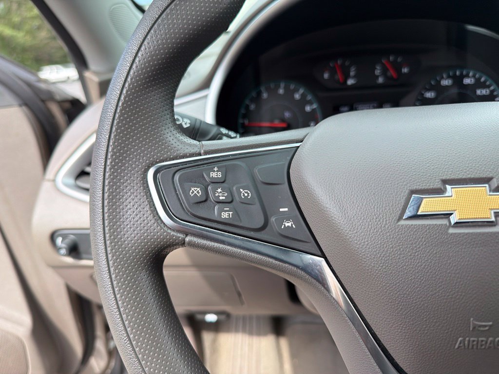 Used 2025 Chevrolet Malibu LT FWD image 18