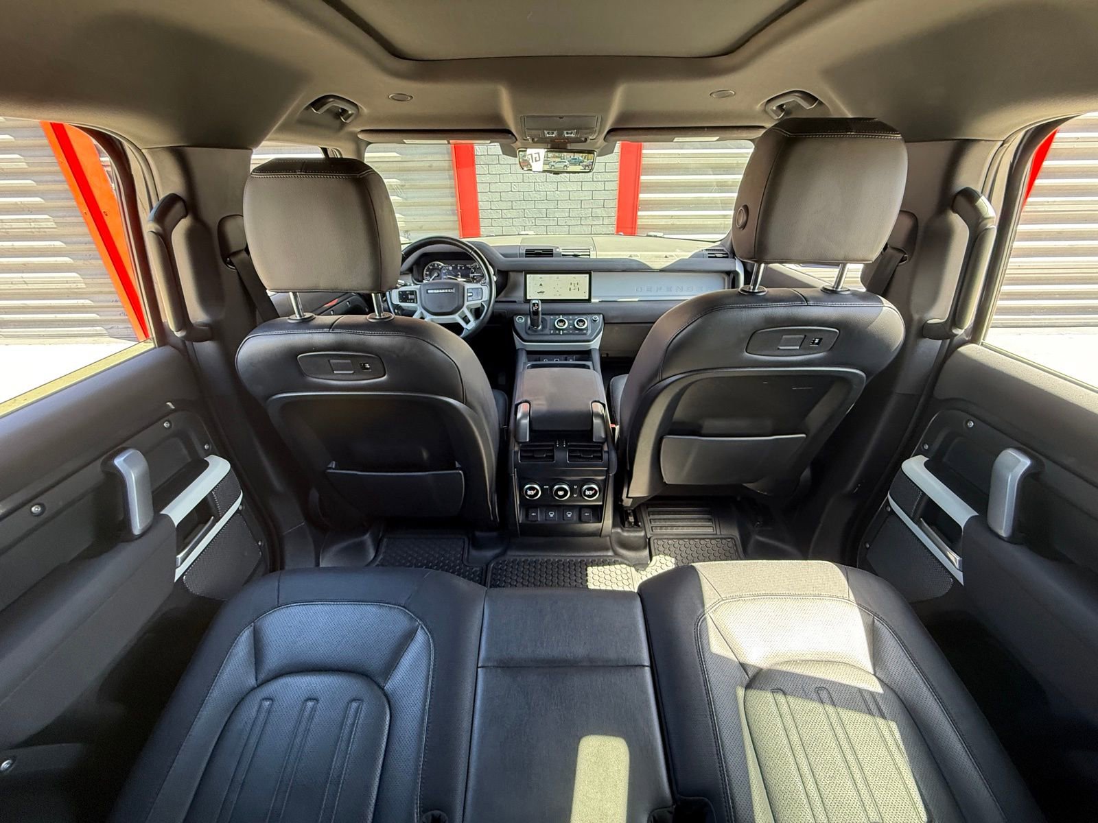 Used 2022 Land Rover Defender 110 X-Dynamic SE image 17