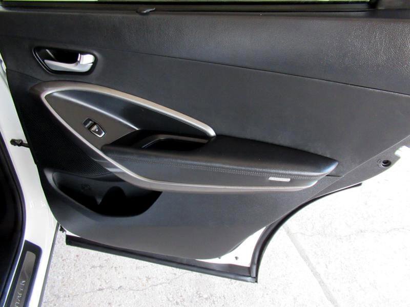 Used 2017 Hyundai Santa Fe Limited image 38
