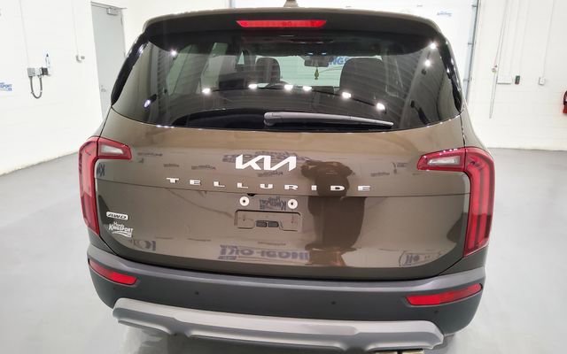Used 2022 Kia Telluride S image 11