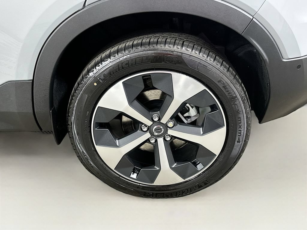 Used 2026 Volvo XC40 B5 Plus w/ Protection Package Premier AWD/4WD image 24