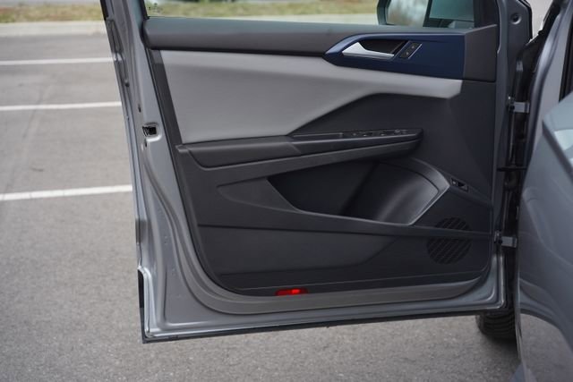 Used 2023 Volkswagen Taos SE w/ Panoramic Sunroof Package image 15