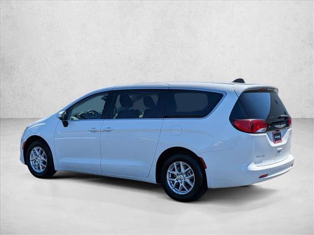 Used 2023 Chrysler Voyager LX FWD image 8