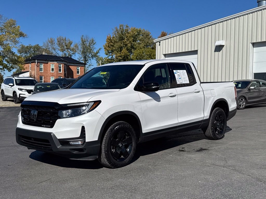 Used 2025 Honda Ridgeline Black Edition image 3
