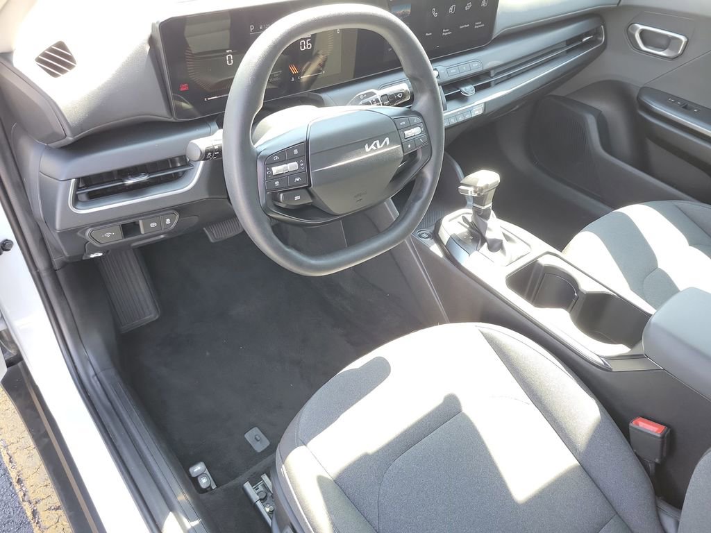 Used 2025 Kia K4 FWD image 18
