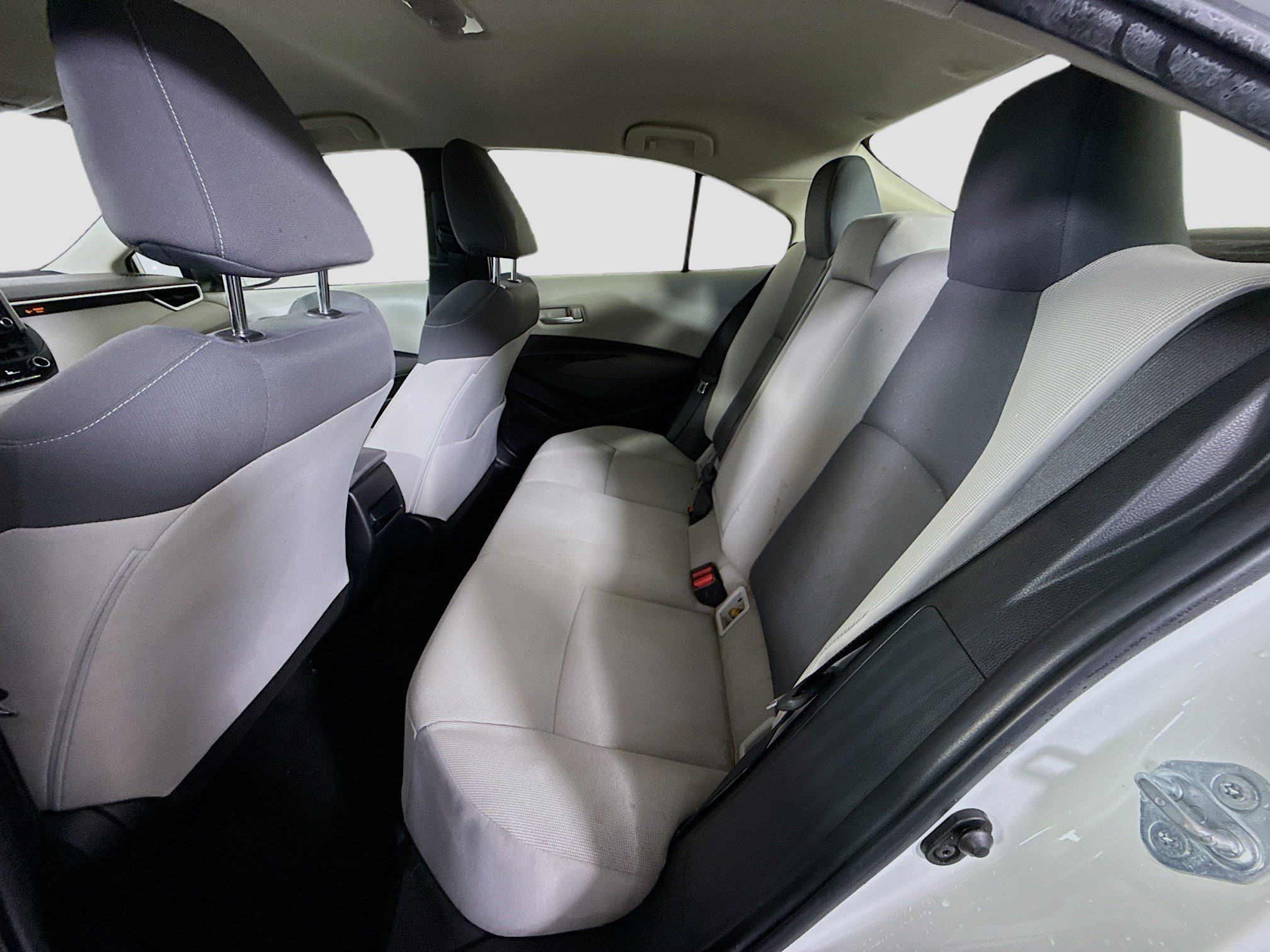 Used 2021 Toyota Corolla LE image 24