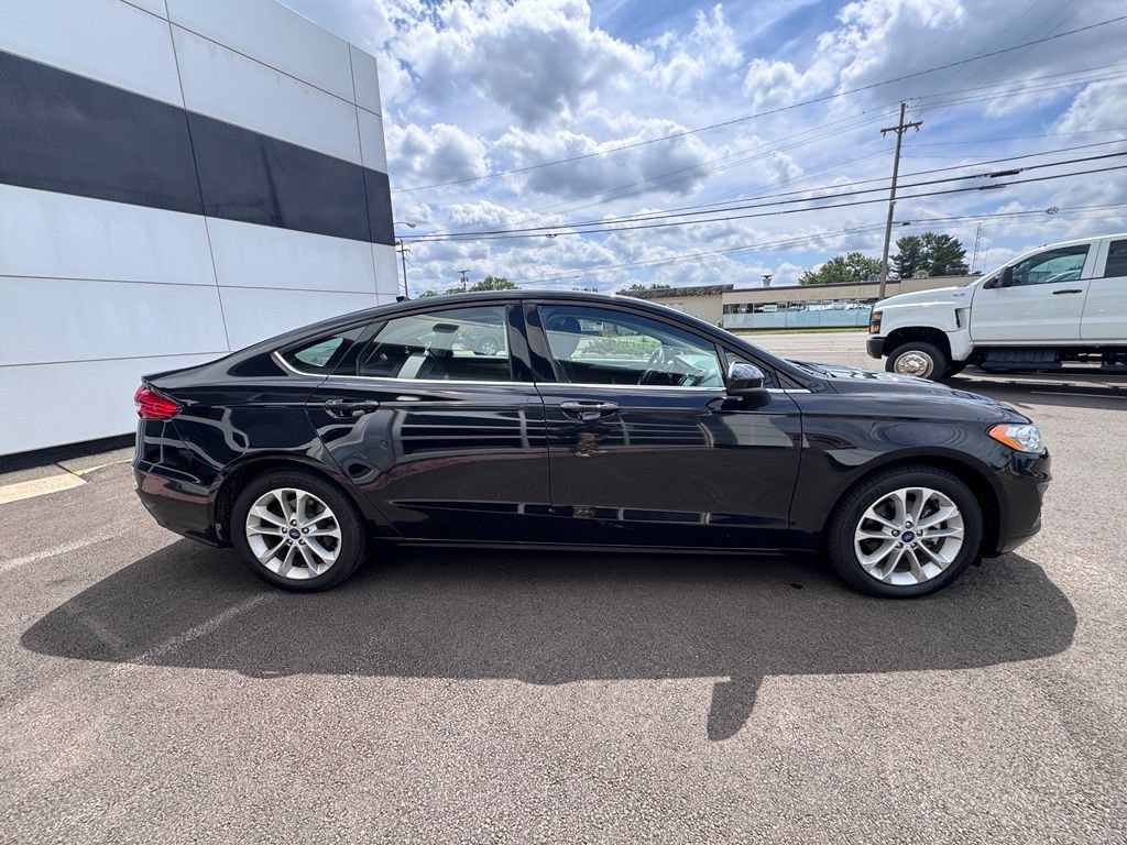 Used 2020 Ford Fusion SE FWD image 5