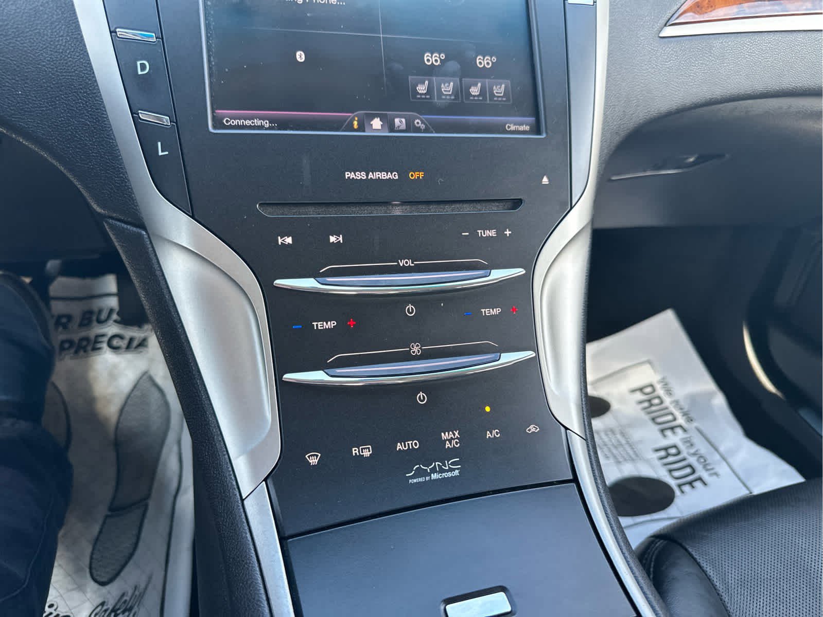 Used 2014 Lincoln MKZ Hybrid w/ Equipment Group 202A Reserve FWD image 12