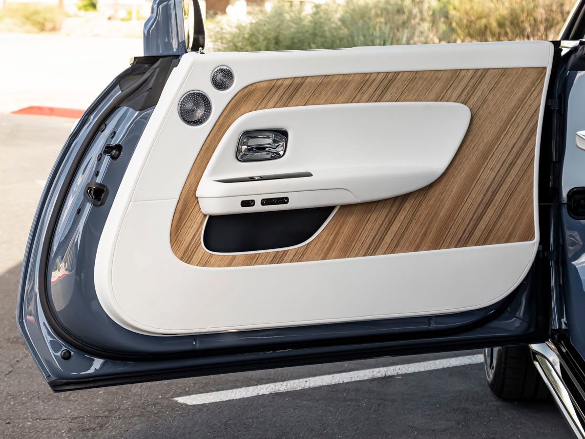 Certified 2025 Rolls-Royce Spectre image 25