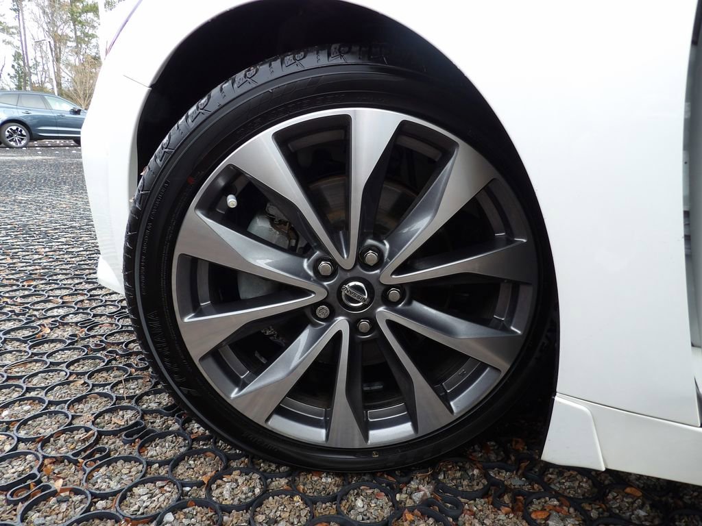 Used 2023 Nissan Maxima Platinum w/ Sport Mat Group image 31