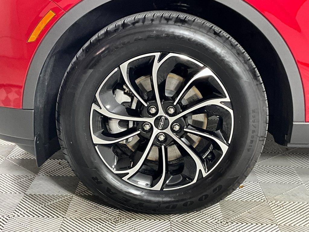 Used 2025 Lincoln Nautilus Premier image 29