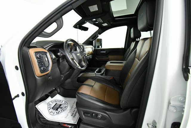 Used 2022 Chevrolet Silverado 3500 High Country w/ Technology Package image 5