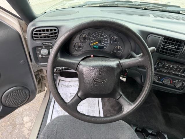 Used 2000 Chevrolet S10 Pickup LS w/ Preferred Equipment Group RWD image 19