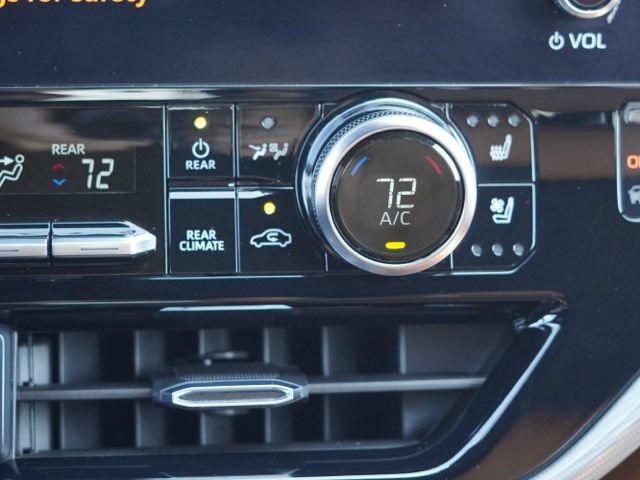 Used 2023 Toyota Highlander Platinum FWD image 33