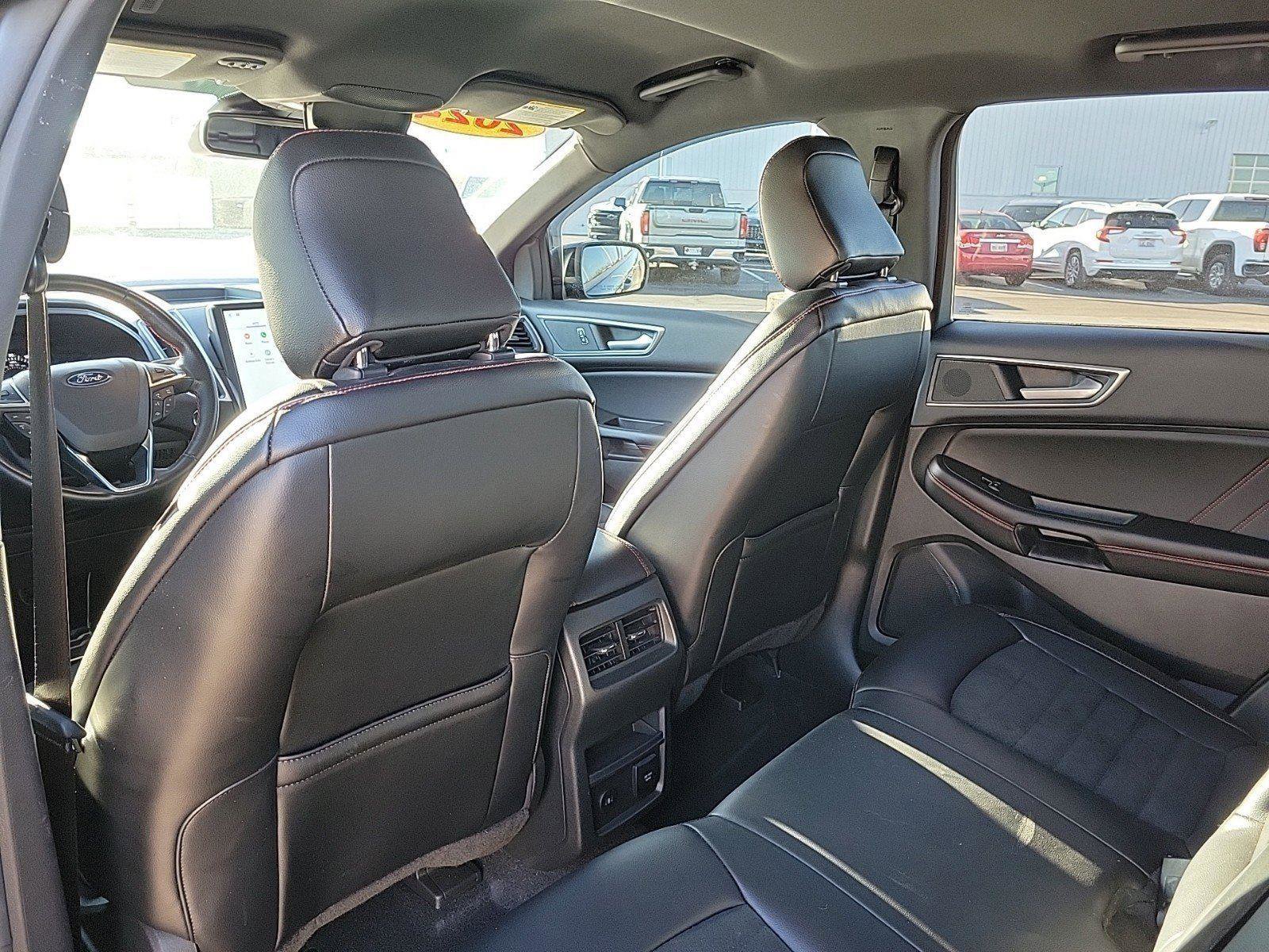 Used 2024 Ford Edge ST-Line image 12