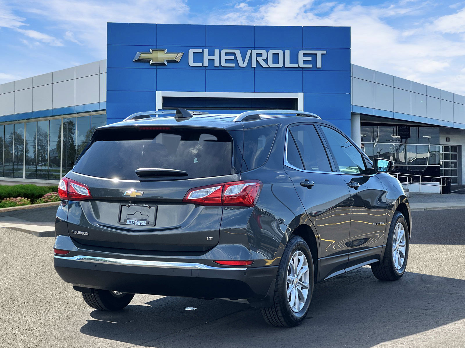 Used 2019 Chevrolet Equinox LT w/ Sun & Navigation Package FWD image 4