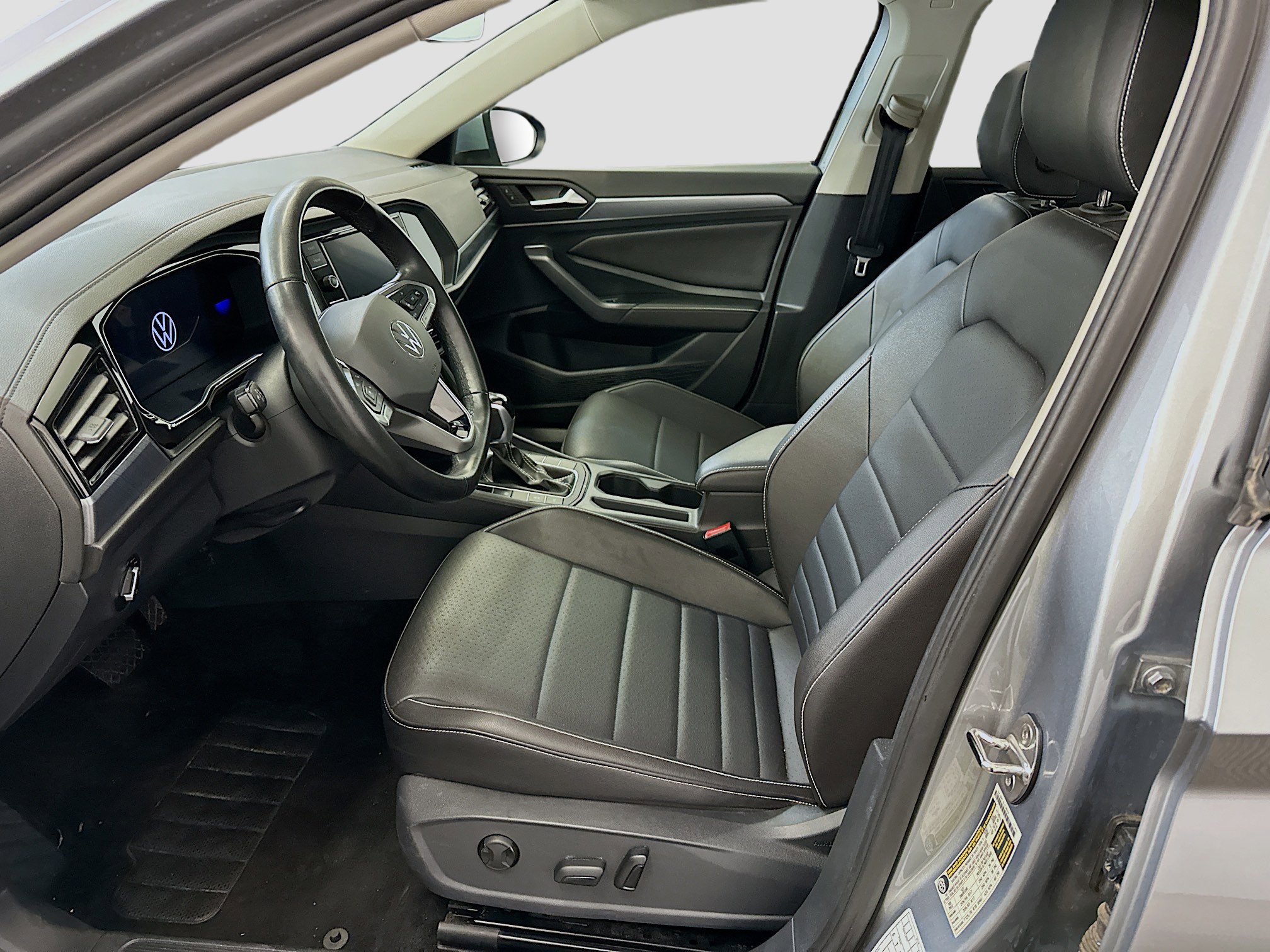 Used 2024 Volkswagen Jetta SE image 13