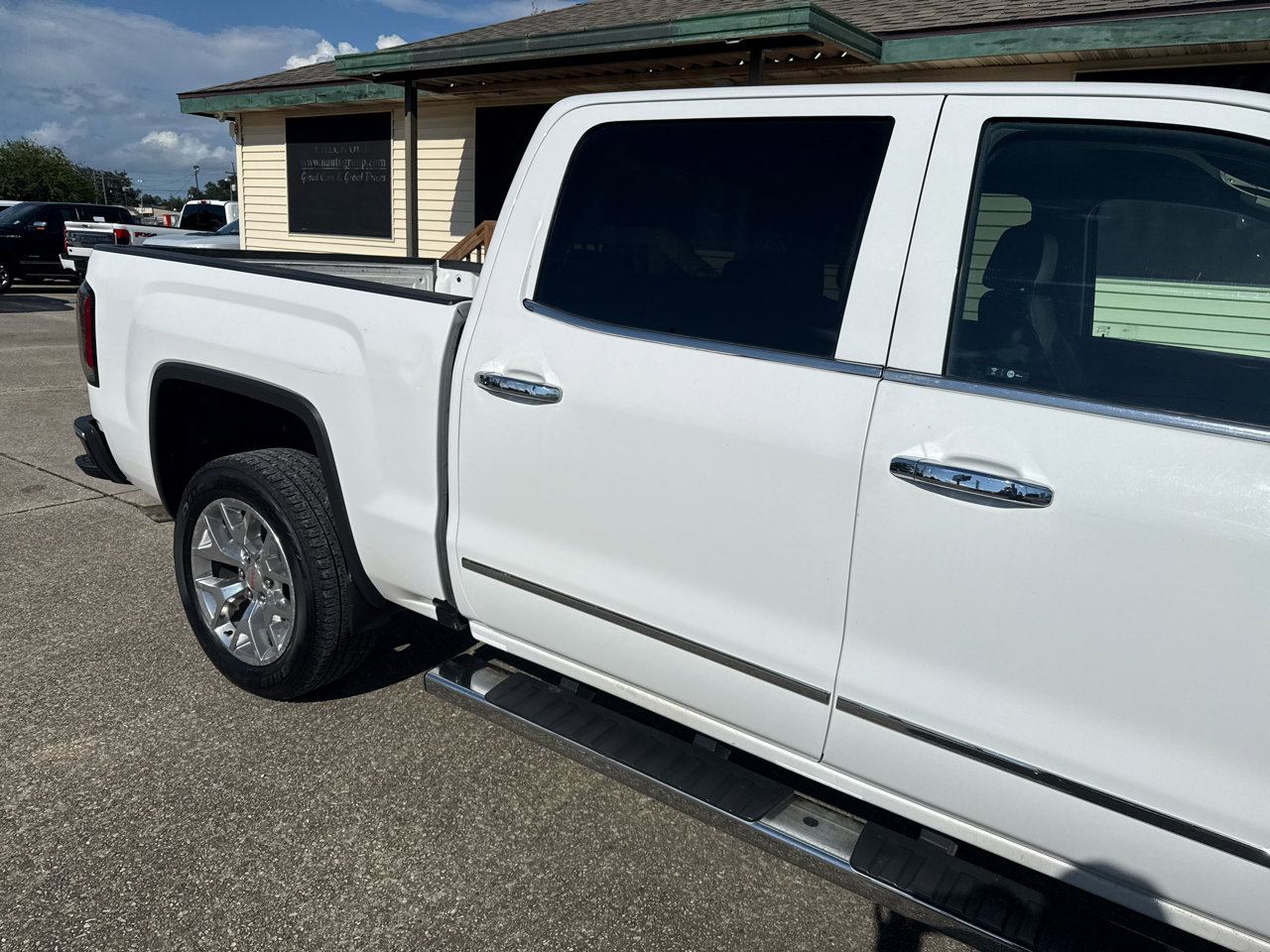 Used 2017 GMC Sierra 1500 SLT w/ SLT Premium Package image 8
