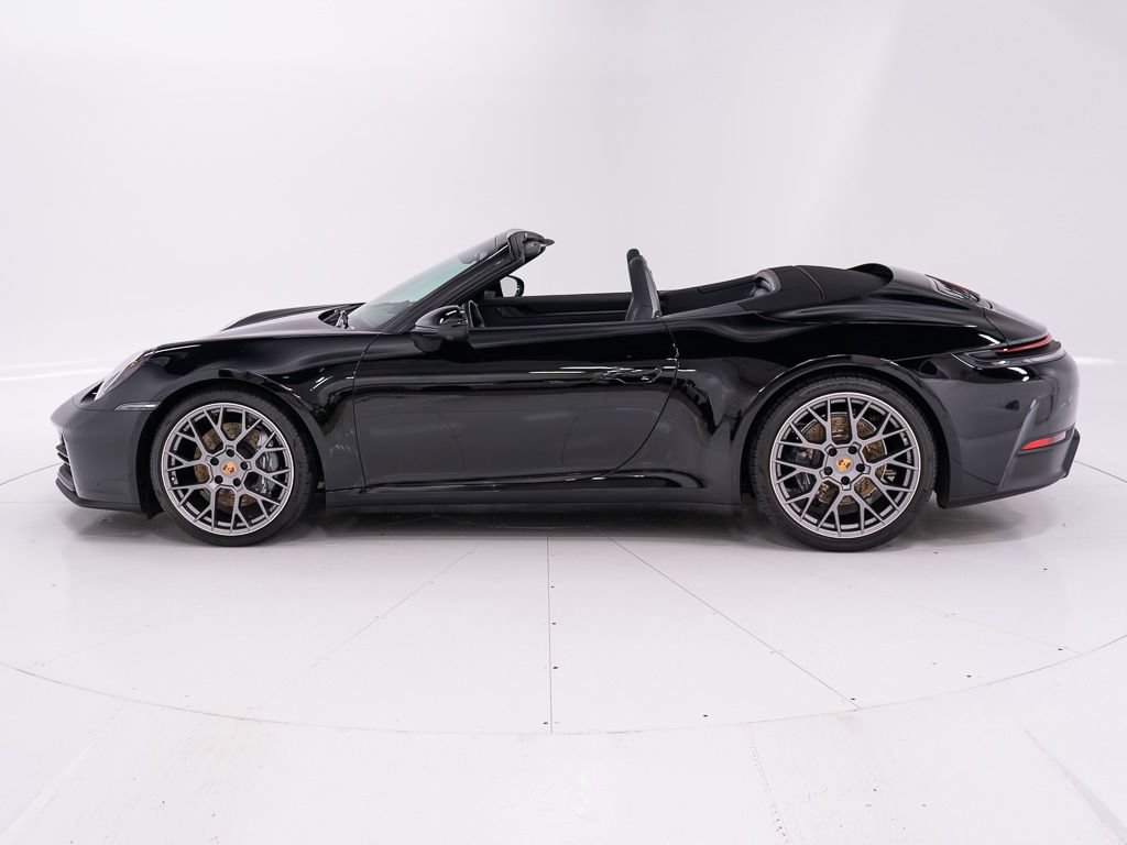 Used 2025 Porsche 911 Carrera RWD image 2
