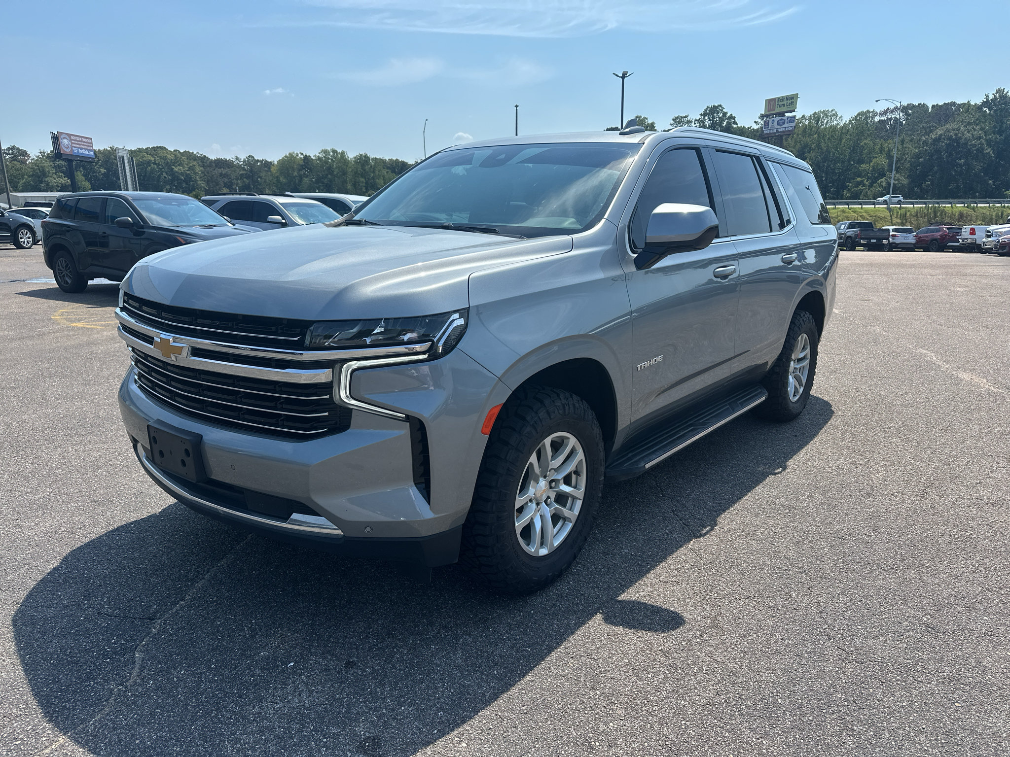 Used 2024 Chevrolet Tahoe LT AWD/4WD image 1