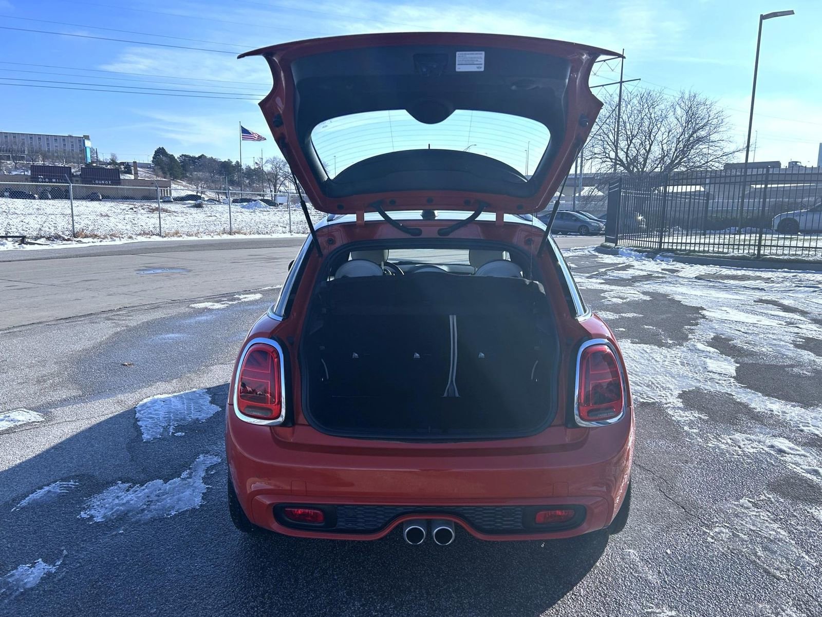 Used 2019 MINI Cooper S w/ Signature Upholstery Package image 21