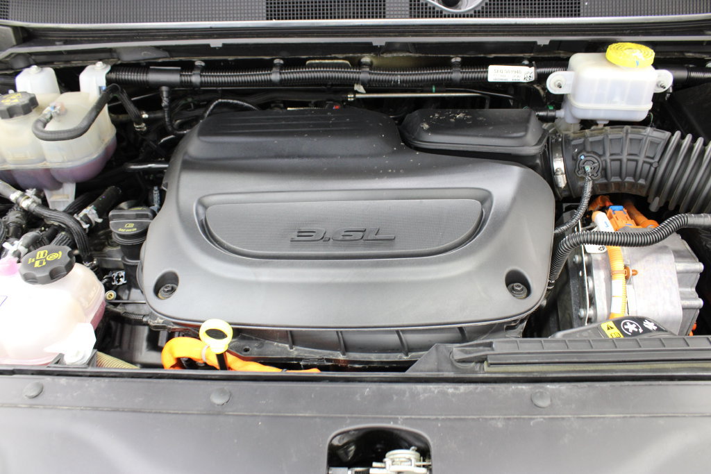 Used 2024 Chrysler Pacifica Limited FWD image 34