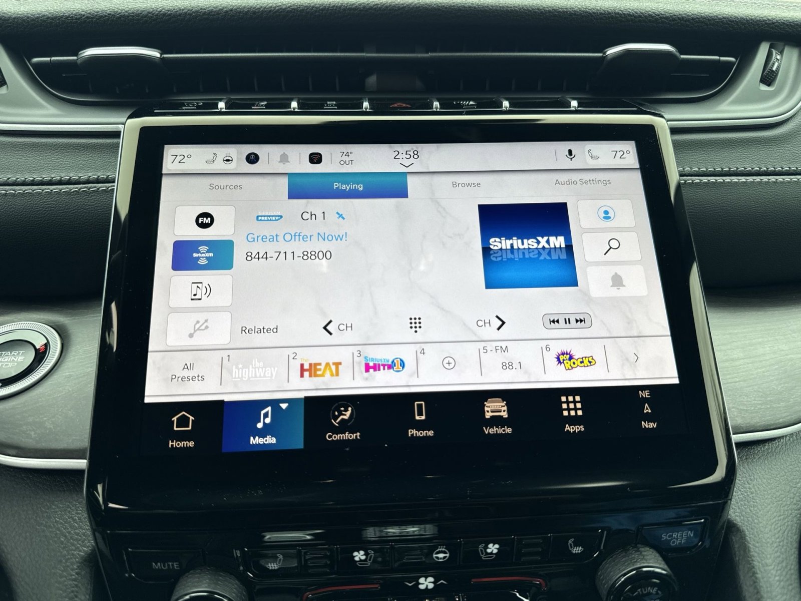 New 2025 Jeep Grand Cherokee Limited w/ Luxury Tech Group II image 18