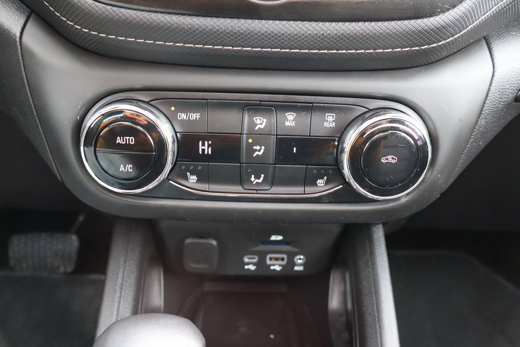 Used 2023 Chevrolet TrailBlazer ACTIV w/ Sun and Liftgate Package image 11