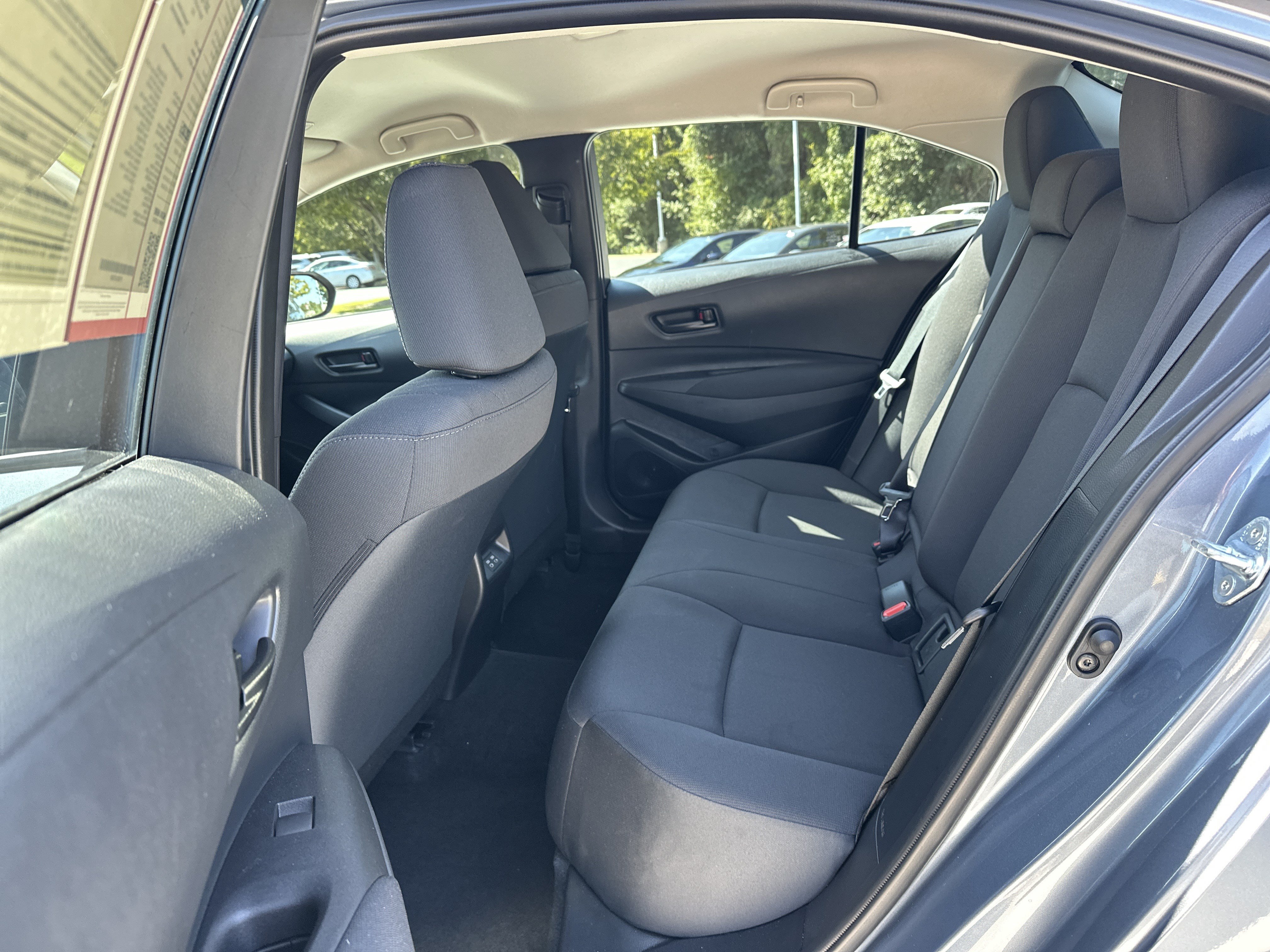 Used 2025 Toyota Corolla LE FWD image 30