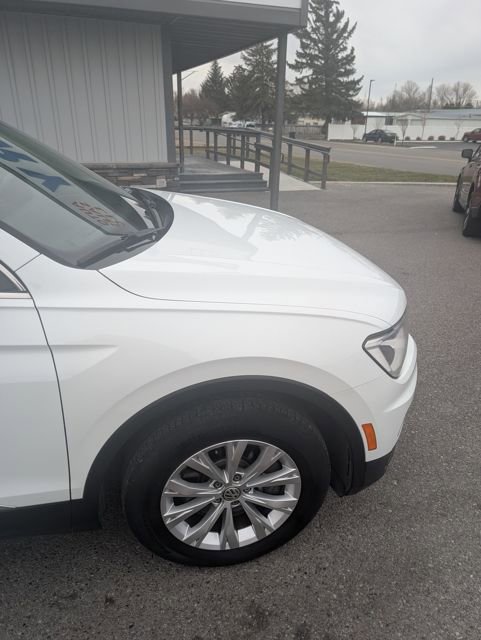 Used 2018 Volkswagen Tiguan SE w/ 3rd Row Seat Package image 14