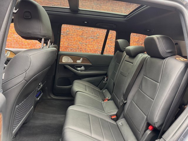Used 2025 Mercedes-Benz GLS 450 4MATIC image 26