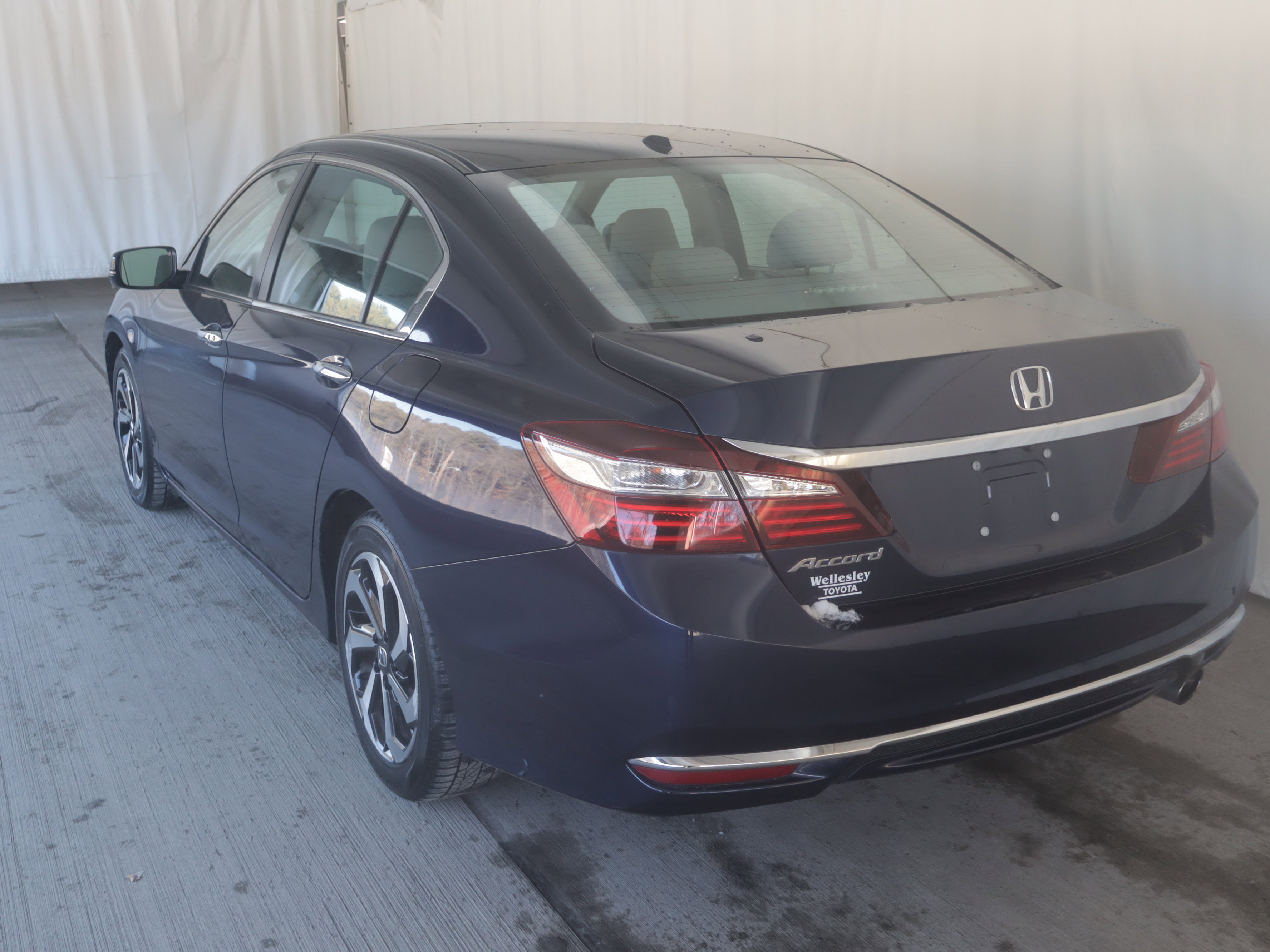 Used 2016 Honda Accord EX image 23