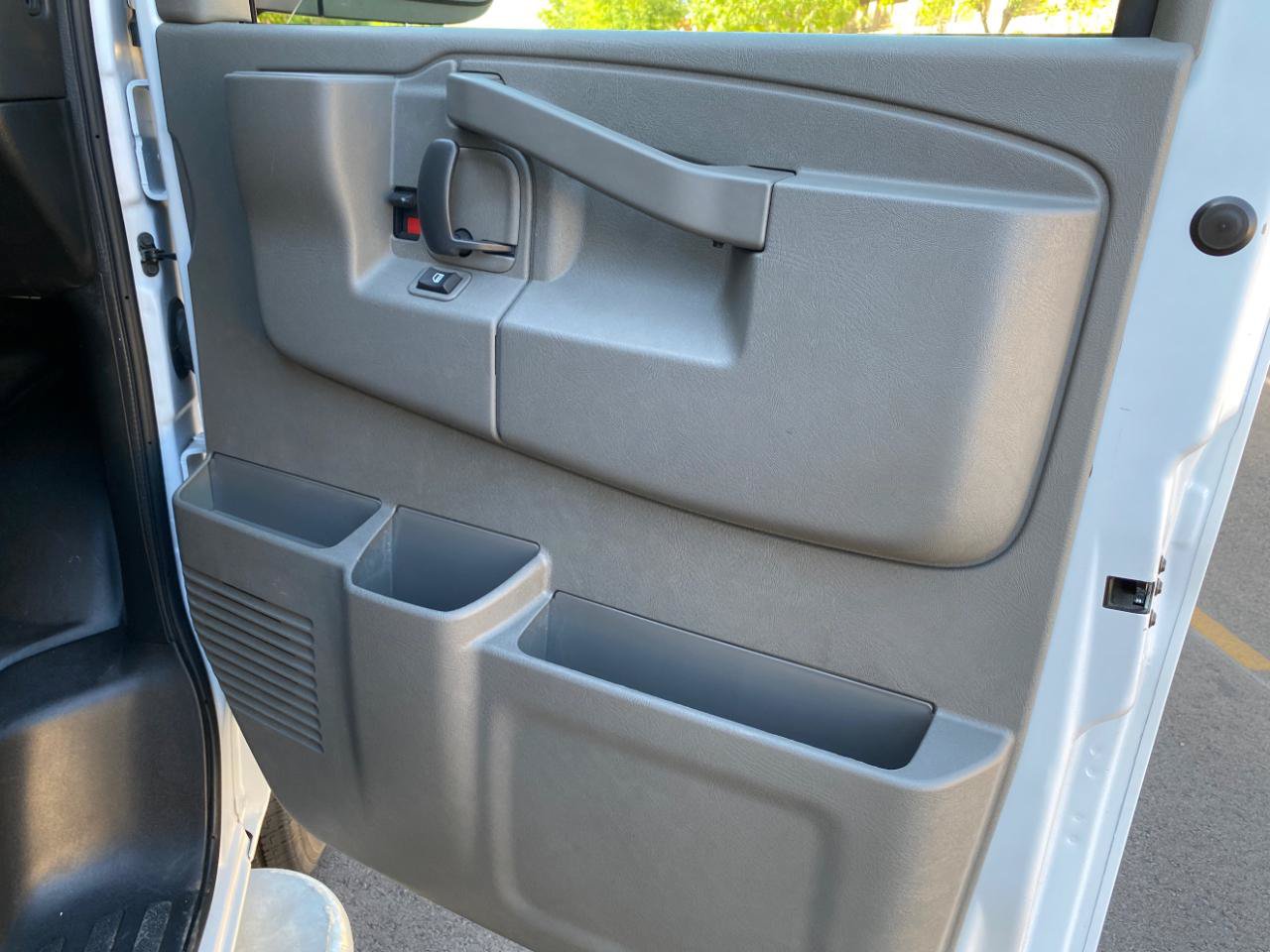 Used 2025 Chevrolet Express 2500 w/ Driver Convenience Package RWD image 31