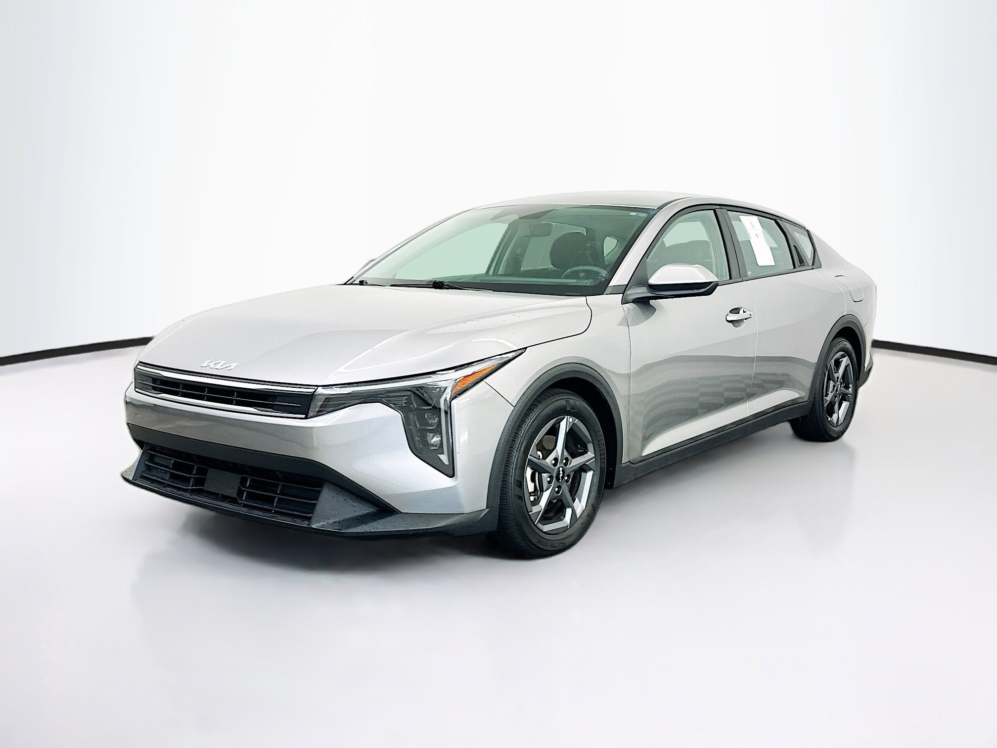 Used 2025 Kia K4 FWD image 3