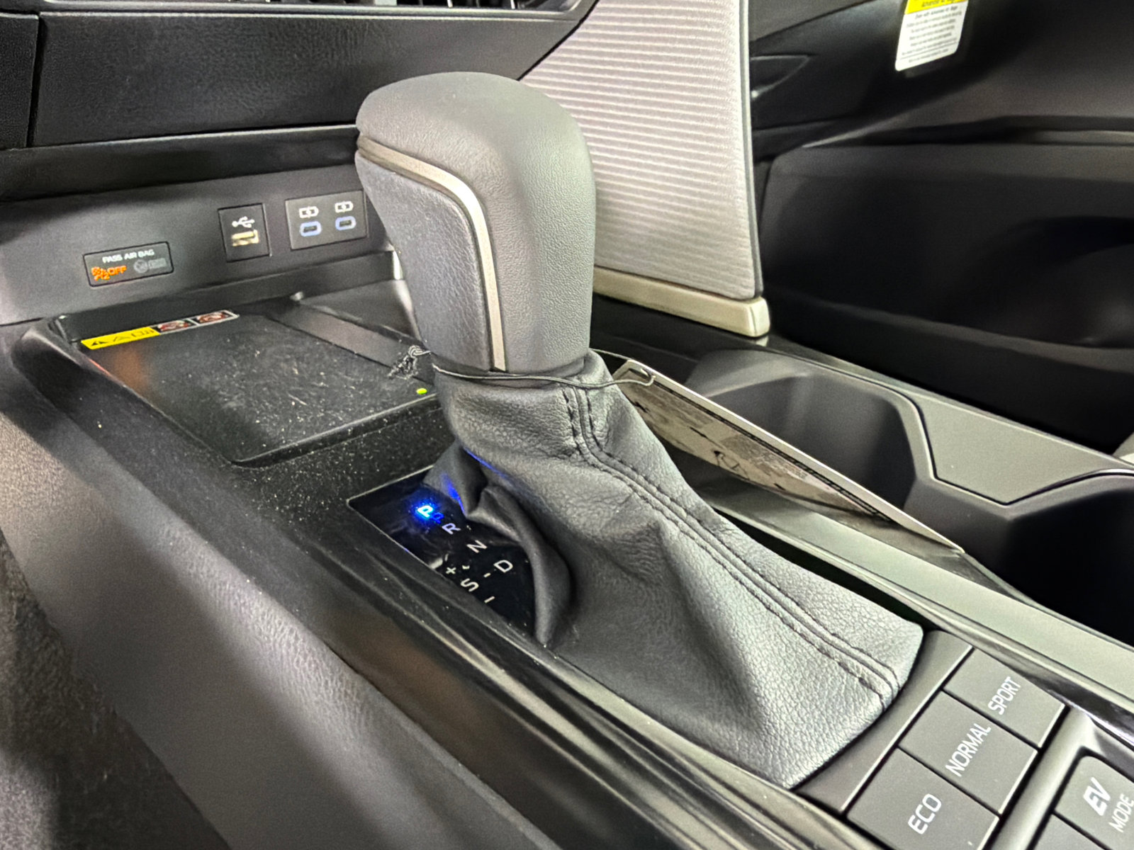 Used 2025 Toyota Camry SE FWD image 30