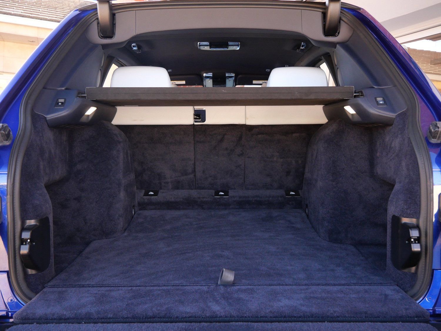 Used 2023 Rolls-Royce Cullinan image 24