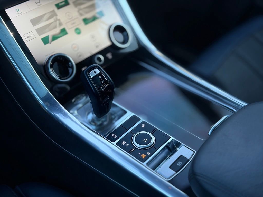 Used 2018 Land Rover Range Rover Sport HSE Dynamic image 19