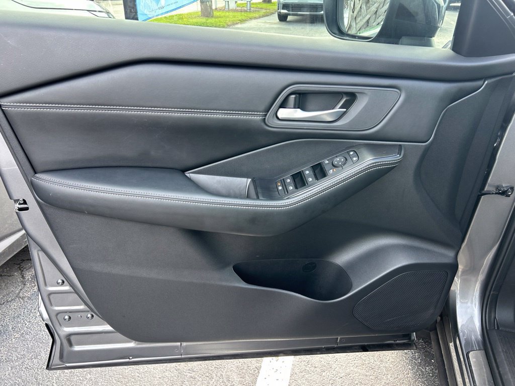 Certified 2026 Nissan Rogue Dark Armor FWD image 19