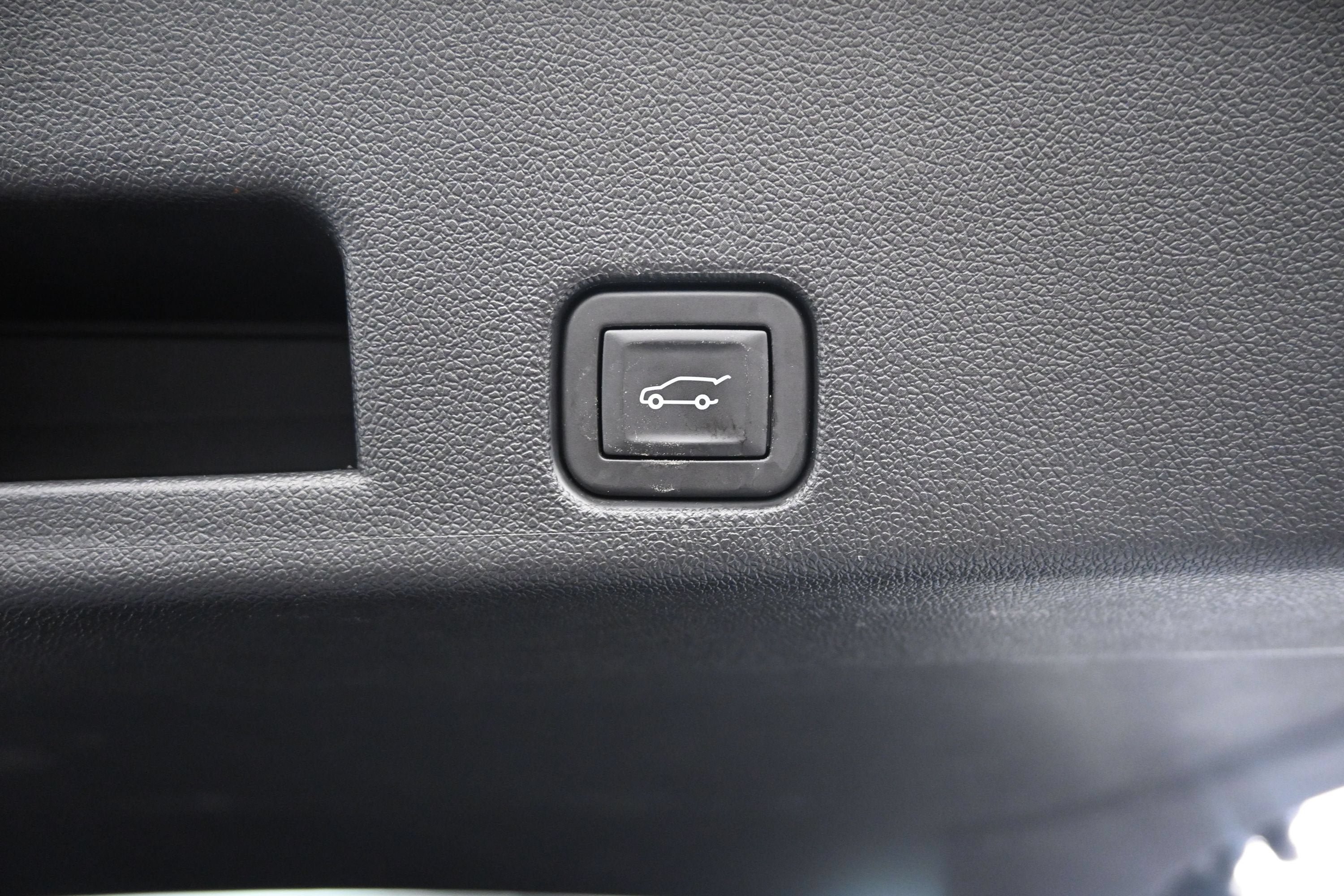 Certified 2024 Chevrolet Traverse LS FWD image 30