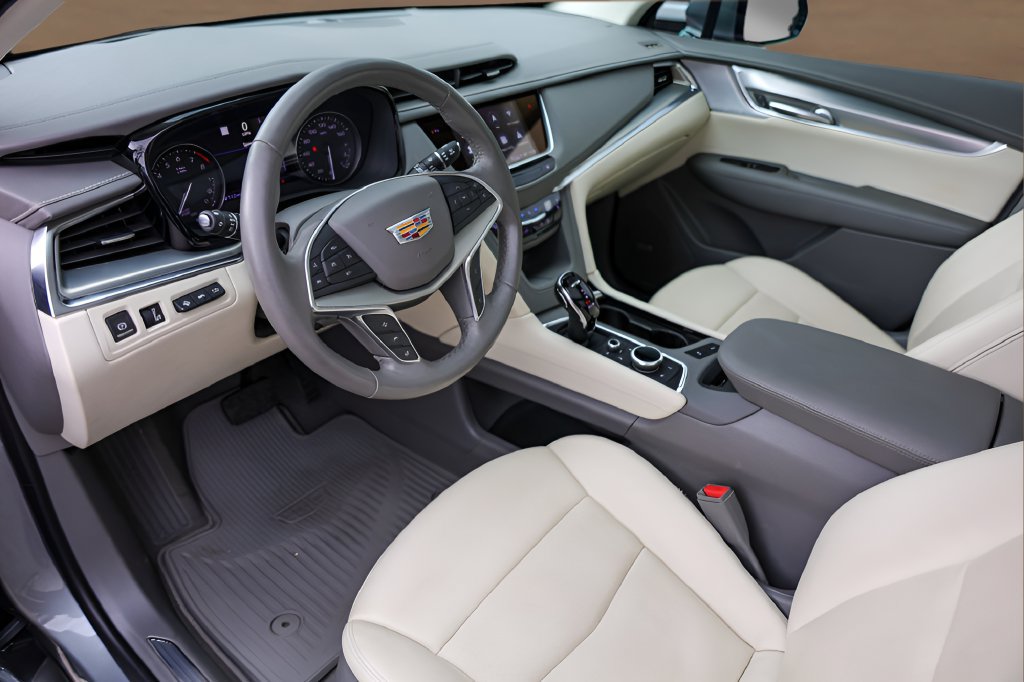 Used 2024 Cadillac XT5 Premium Luxury w/ Technology Package FWD image 10